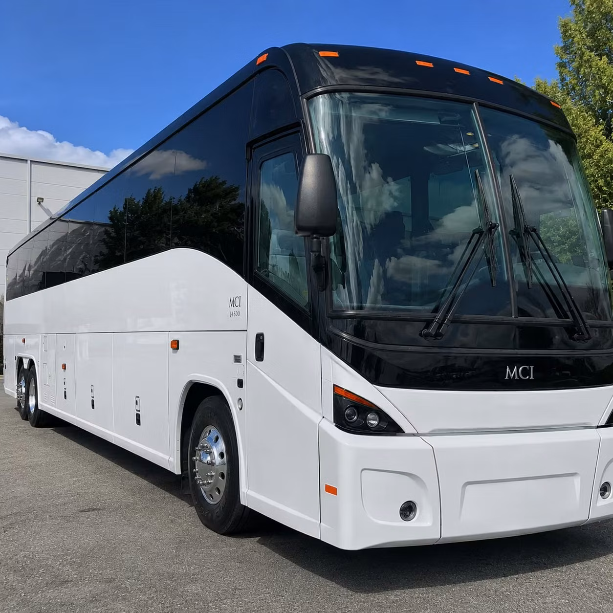why north las vegas distribution centers and warehouses rely on private employee shuttle buses
